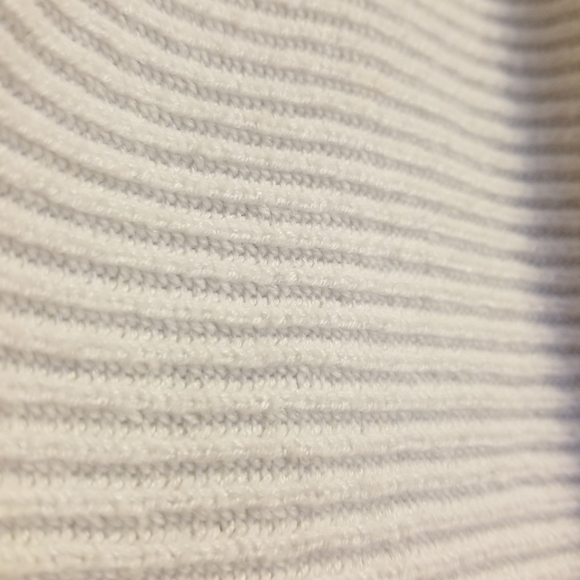 Rickis xl White knit long sleeve - Picture 2 of 3